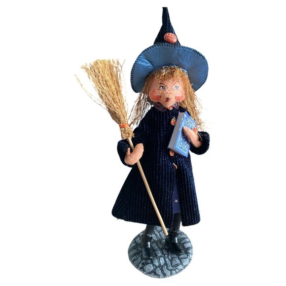 Annalee Witch Doll 10” Halloween Figure Broom Hat Book Decoration 2007 Vintage - Picture 2 of 11